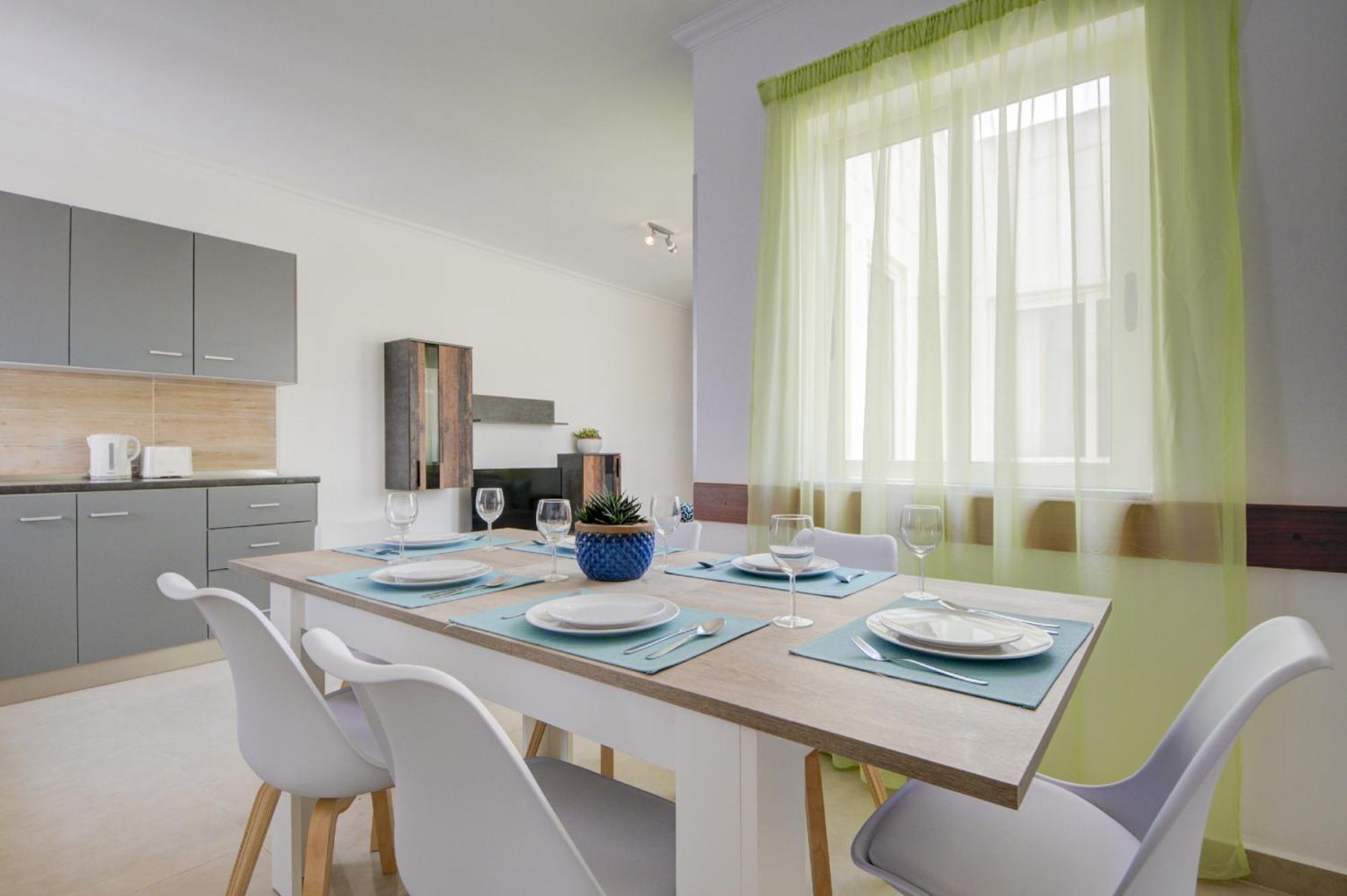 St Julian'S Unique 3-Bedroom Apartments Sleeps 9-10 San Ġiljan Exterior foto